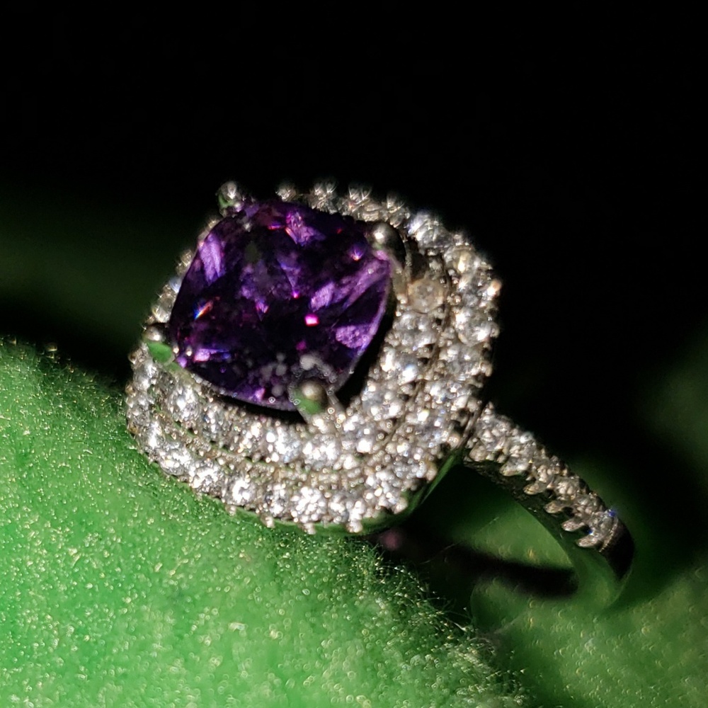 Stunning ring